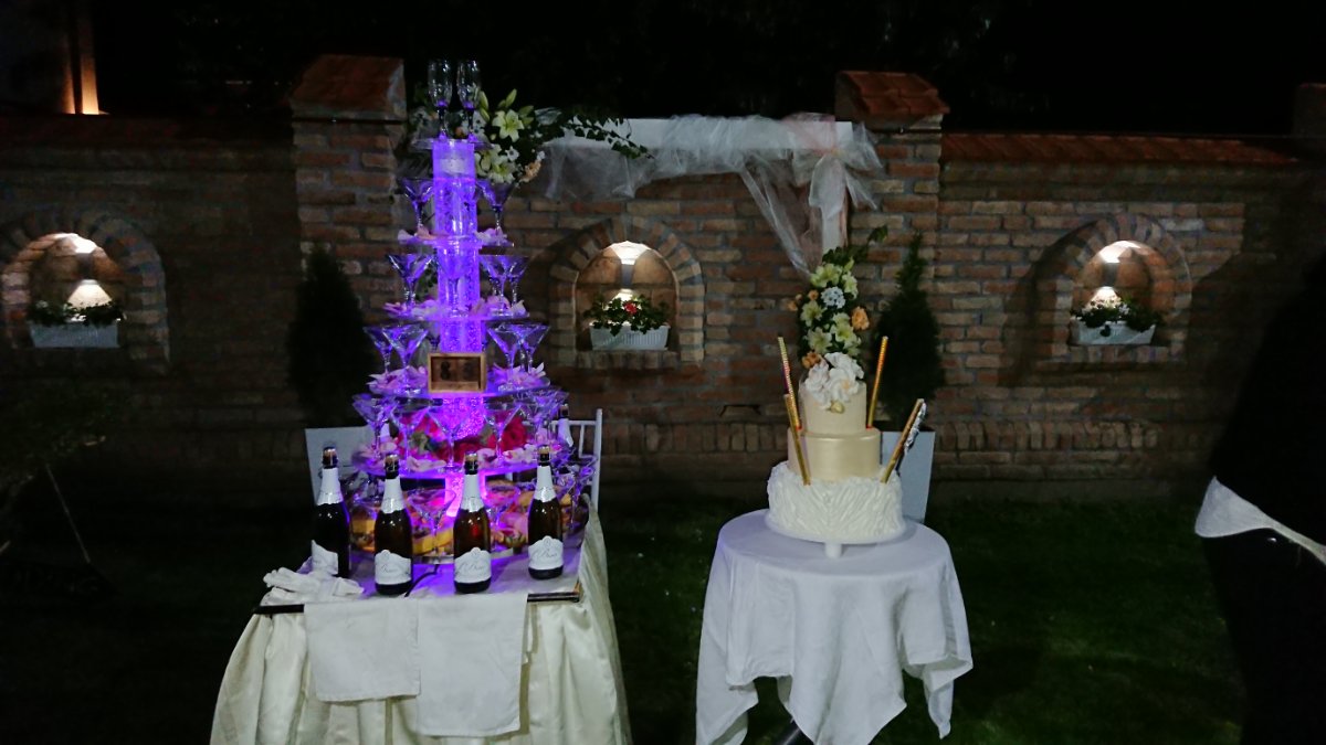 Fontana/kupola za šampanjac